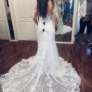 UNWORN wedding dress